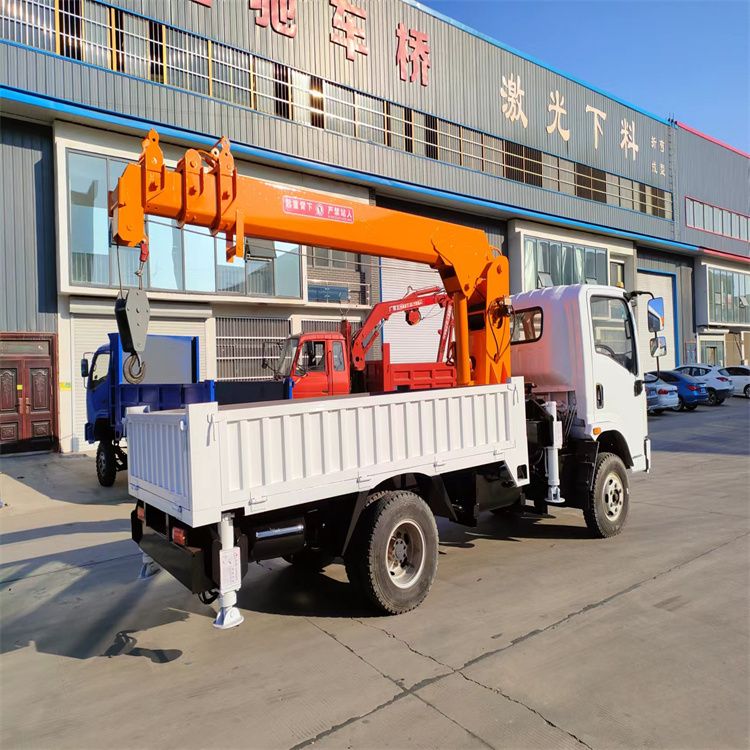 邵阳市三轮随车吊定制 农用改装机自备吊中瑞长期出售